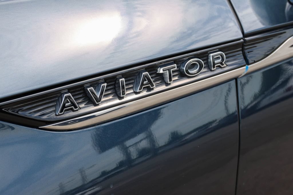 Used 2023 Lincoln Aviator Black Label w/ Class IV Trailer Tow Package AWD/4WD image 8