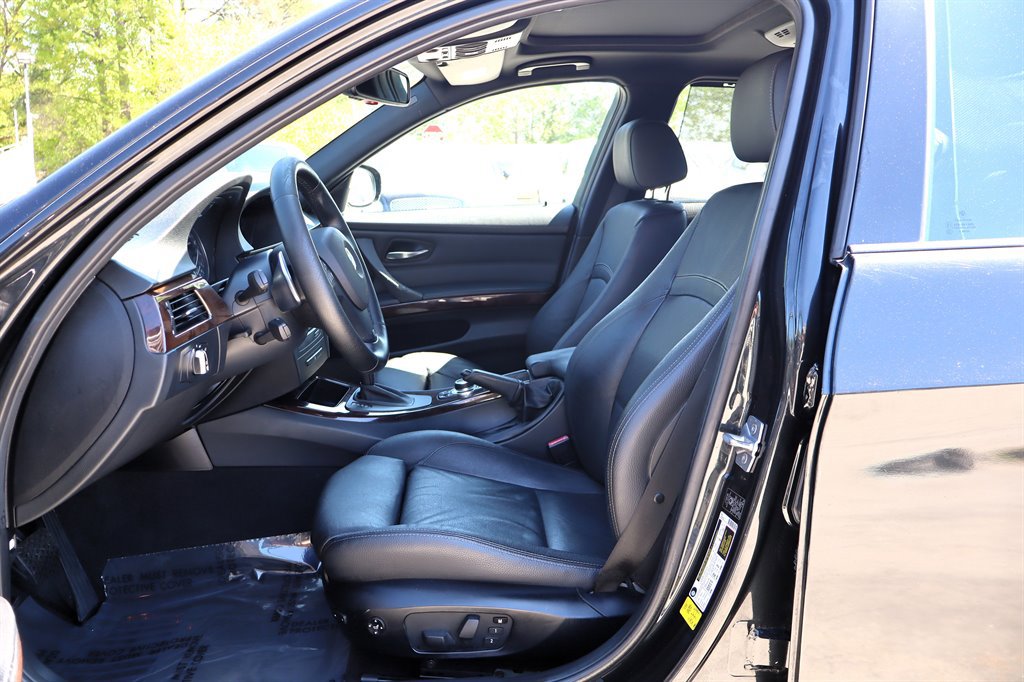 Used 2011 BMW 335i Sedan RWD image 14
