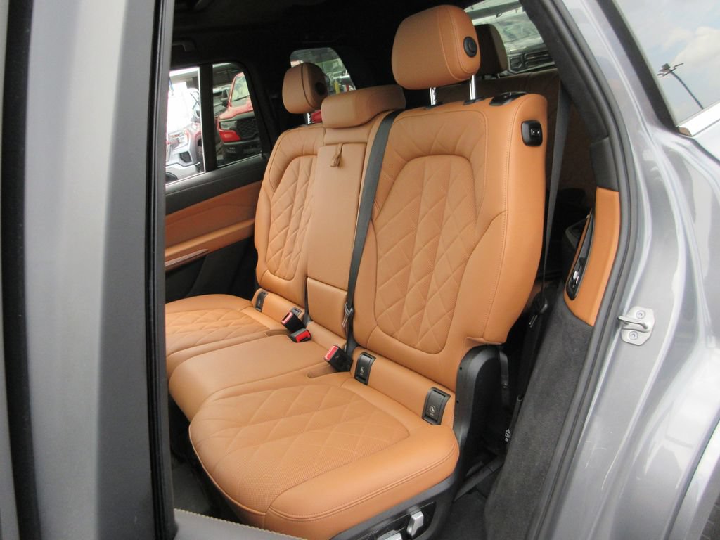 Used 2023 BMW X7 xDrive40i w/ Executive Package AWD/4WD image 21