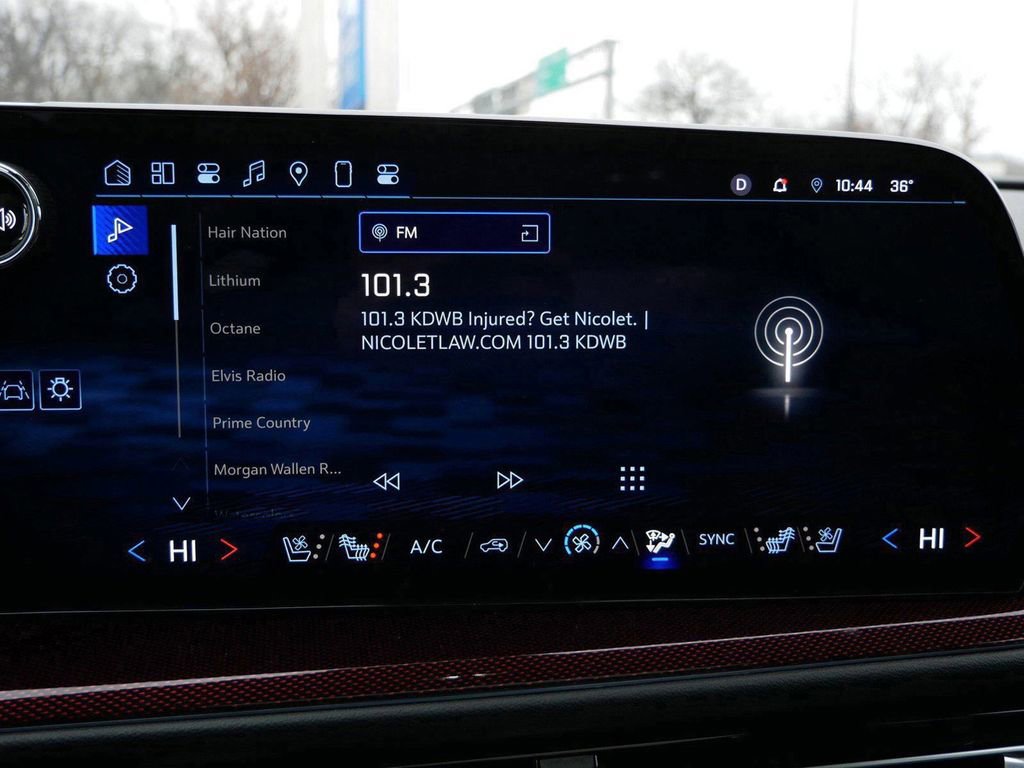 Used 2024 Chevrolet Traverse RS w/ LPO, Floor Liner Package image 21