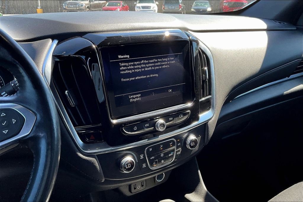 Used 2022 Chevrolet Traverse LT image 9
