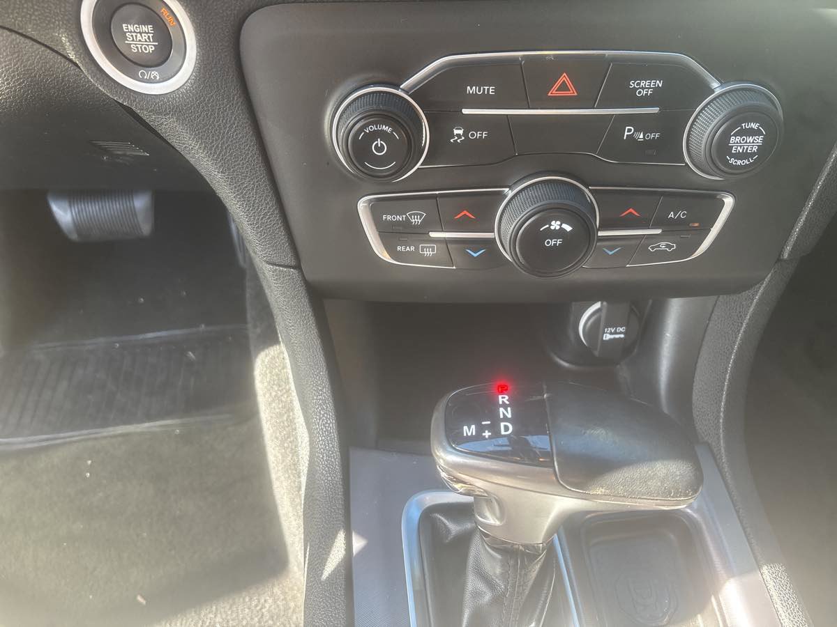Used 2021 Dodge Charger SXT w/ Leather Interior Group image 18