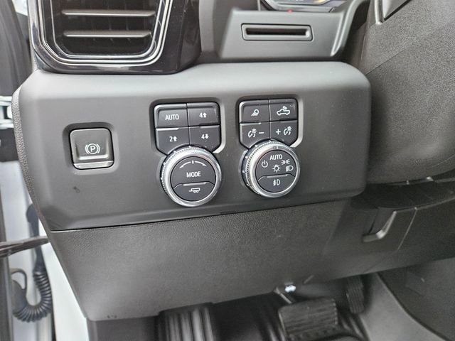 Used 2024 GMC Sierra 3500 AT4 w/ AT4 Preferred Package image 25