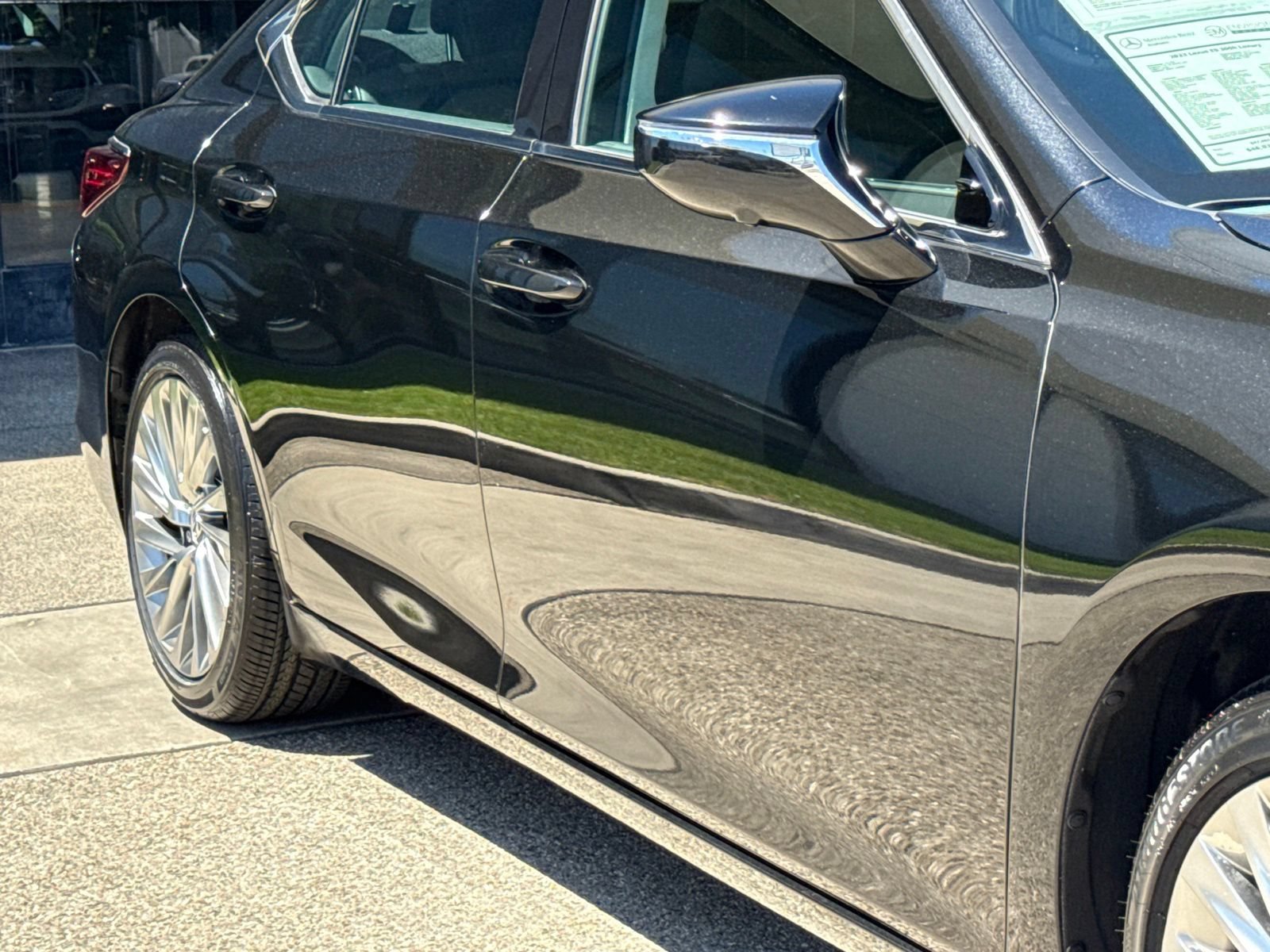 Used 2023 Lexus ES 300h w/ Accessory Package (Z1) FWD image 9