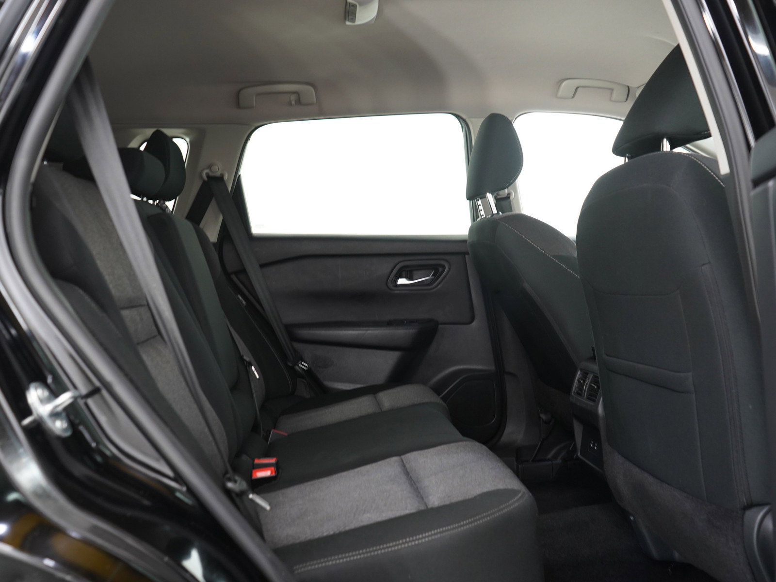 Used 2024 Nissan Rogue SV AWD/4WD image 12