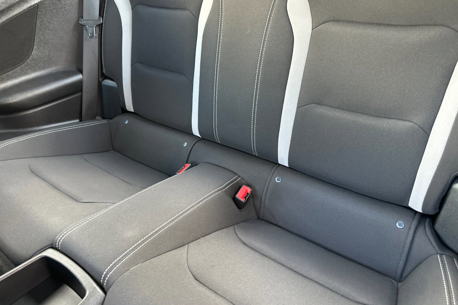 Used 2020 Chevrolet Camaro LT image 14
