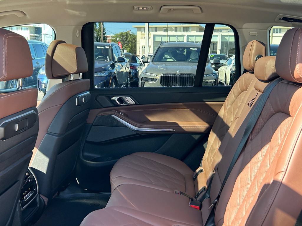 Used 2024 BMW X7 xDrive40i w/ Executive Package AWD/4WD image 30