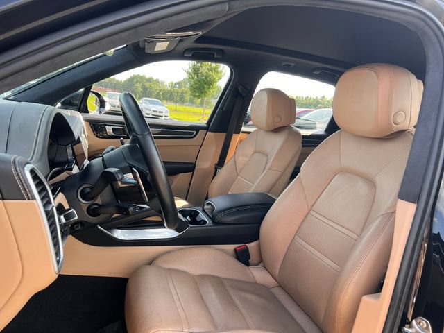 Used 2019 Porsche Cayenne Turbo AWD/4WD image 13
