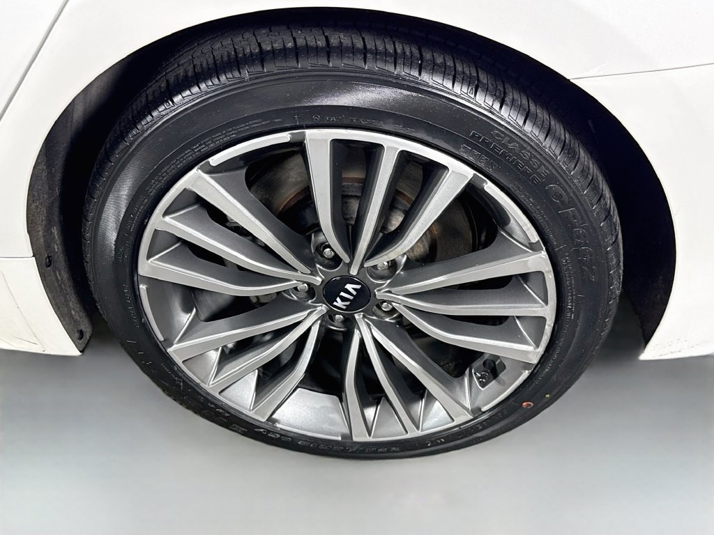 Used 2019 Kia Stinger RWD image 32