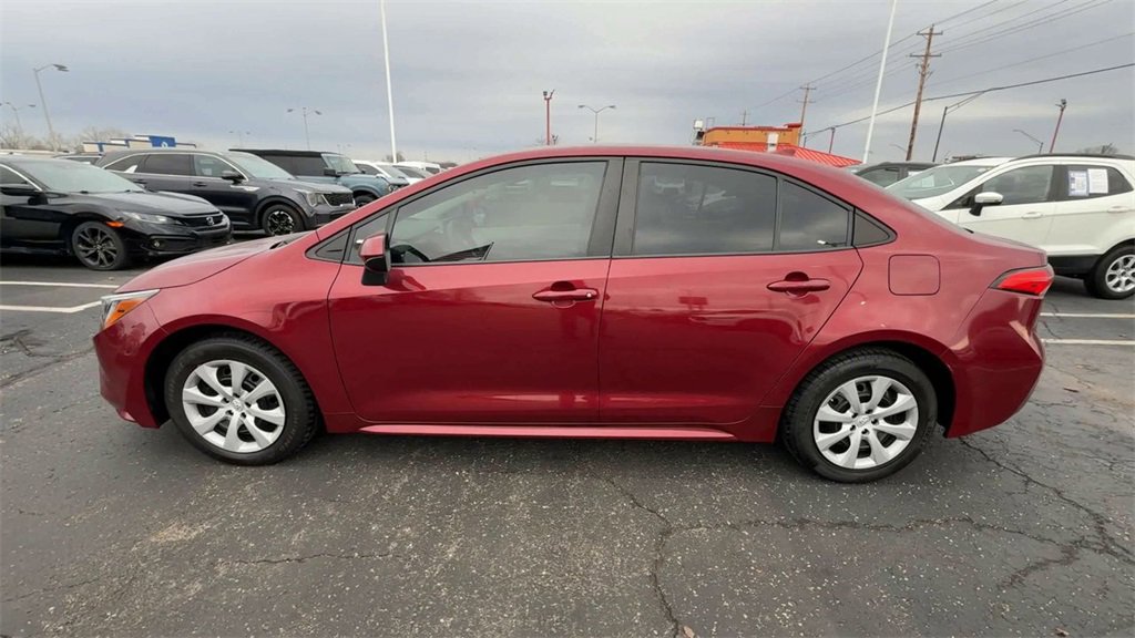 Used 2022 Toyota Corolla LE image 5