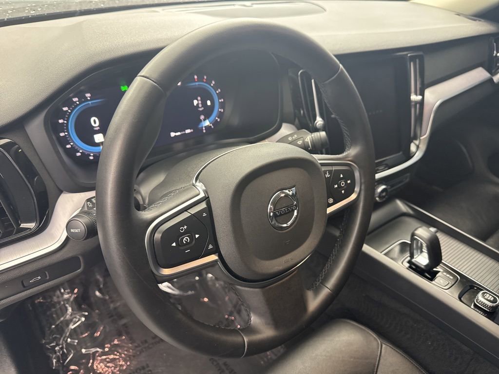 Used 2024 Volvo S60 B5 Core image 9