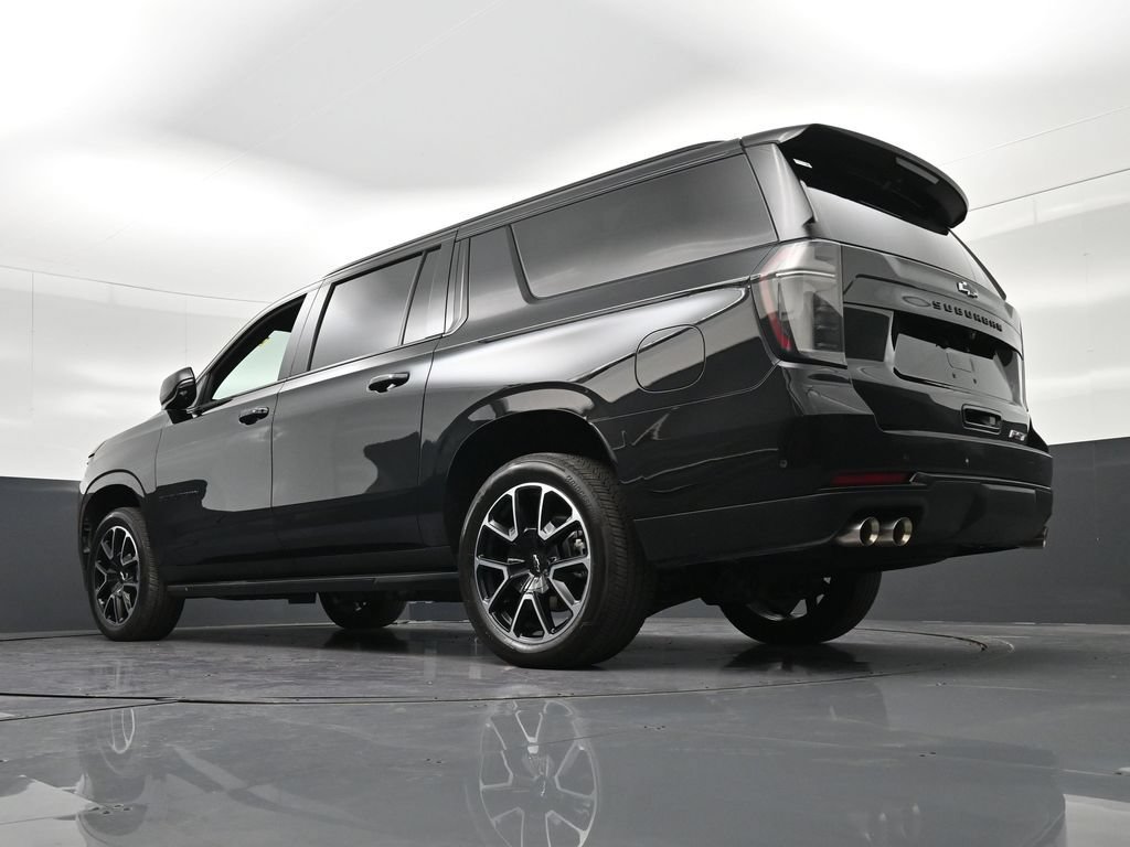 Used 2025 Chevrolet Suburban RST w/ Comfort Package RWD image 21
