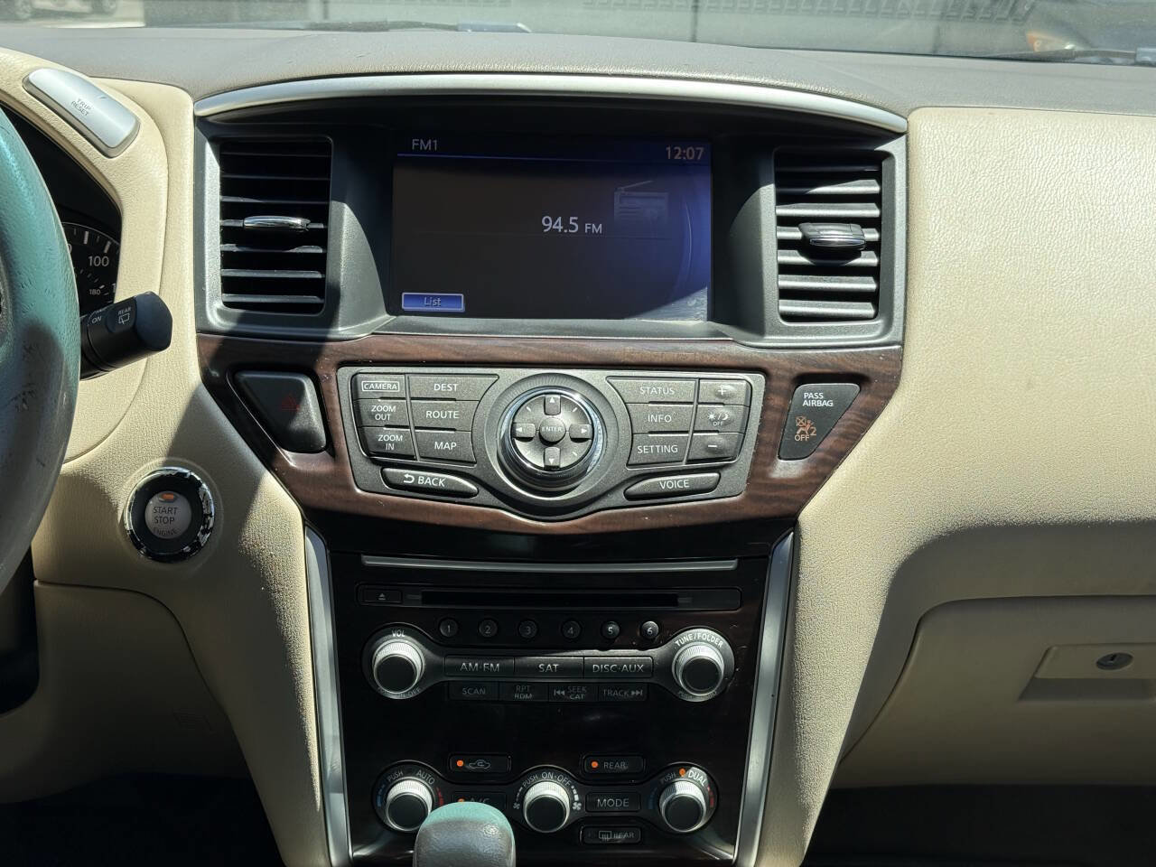 Used 2015 Nissan Pathfinder SL w/ SL Tech Package FWD image 17