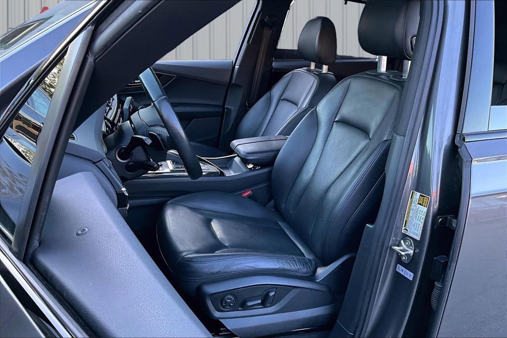 Used 2019 Audi Q7 3.0T Prestige w/ Prestige Package AWD/4WD image 21