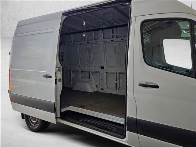 Used 2021 Mercedes-Benz Sprinter 2500 image 18