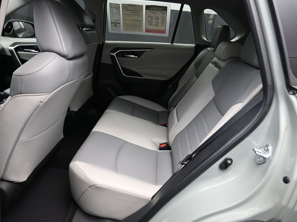 Used 2023 Toyota RAV4 XLE Premium image 11
