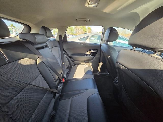 Used 2022 Kia Niro EX image 9