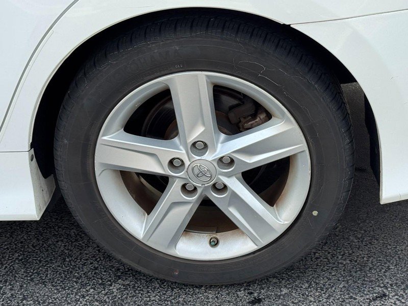 Used 2013 Toyota Camry SE image 5
