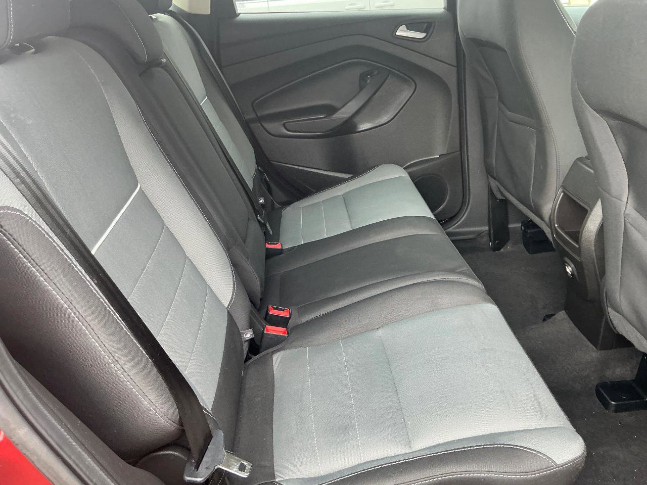 Used 2015 Ford Escape SE FWD image 10