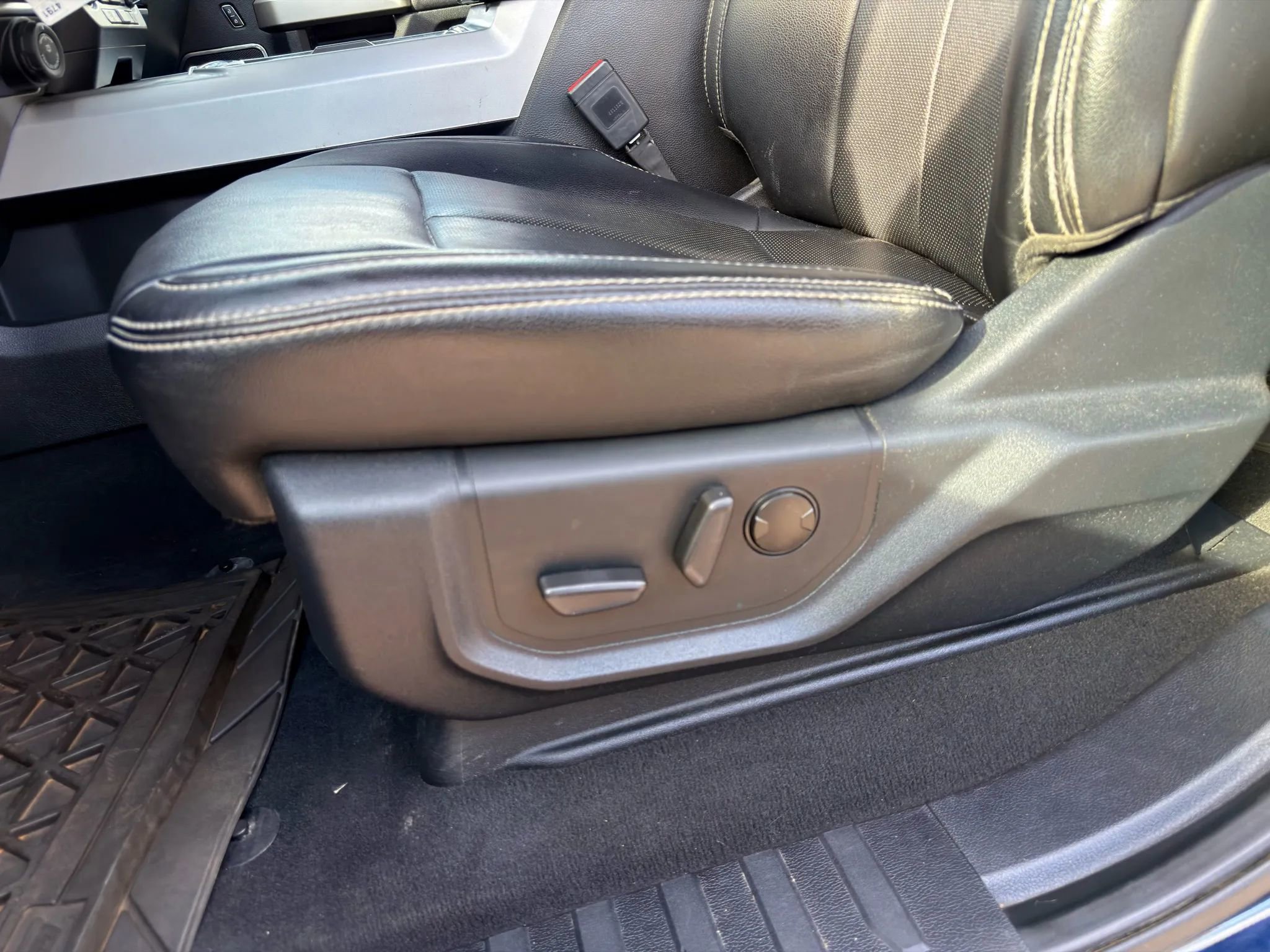 Used 2021 Ford F350 Lariat w/ Lariat Value Package AWD/4WD image 37
