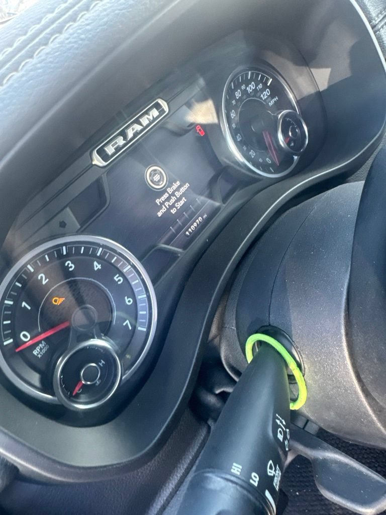 Used 2019 RAM 1500 Laramie AWD/4WD image 14