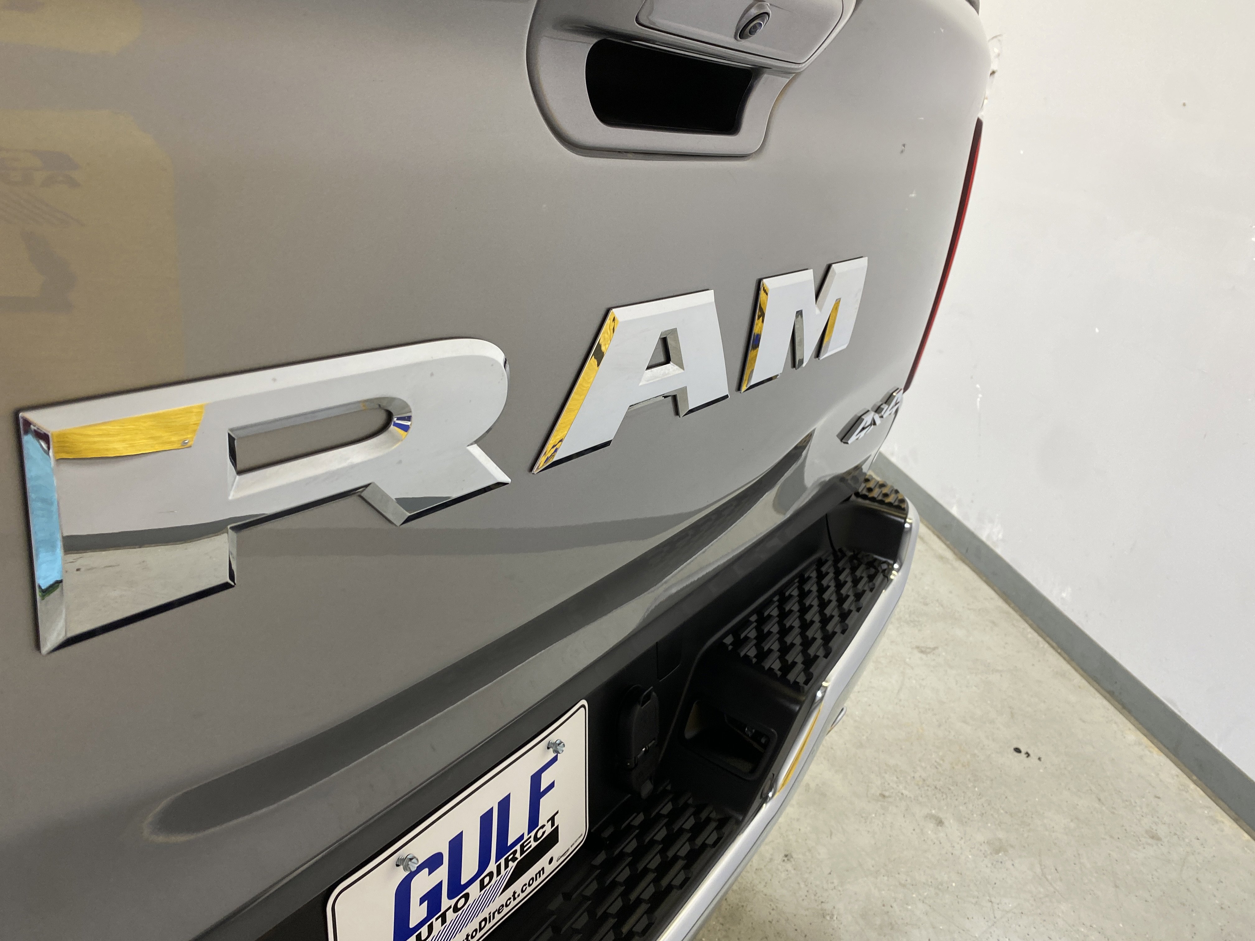 Used 2025 RAM 1500 Laramie image 18