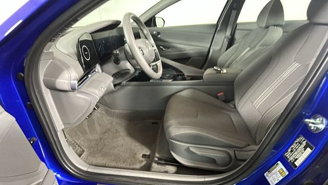 Certified 2025 Hyundai Elantra SEL FWD image 11