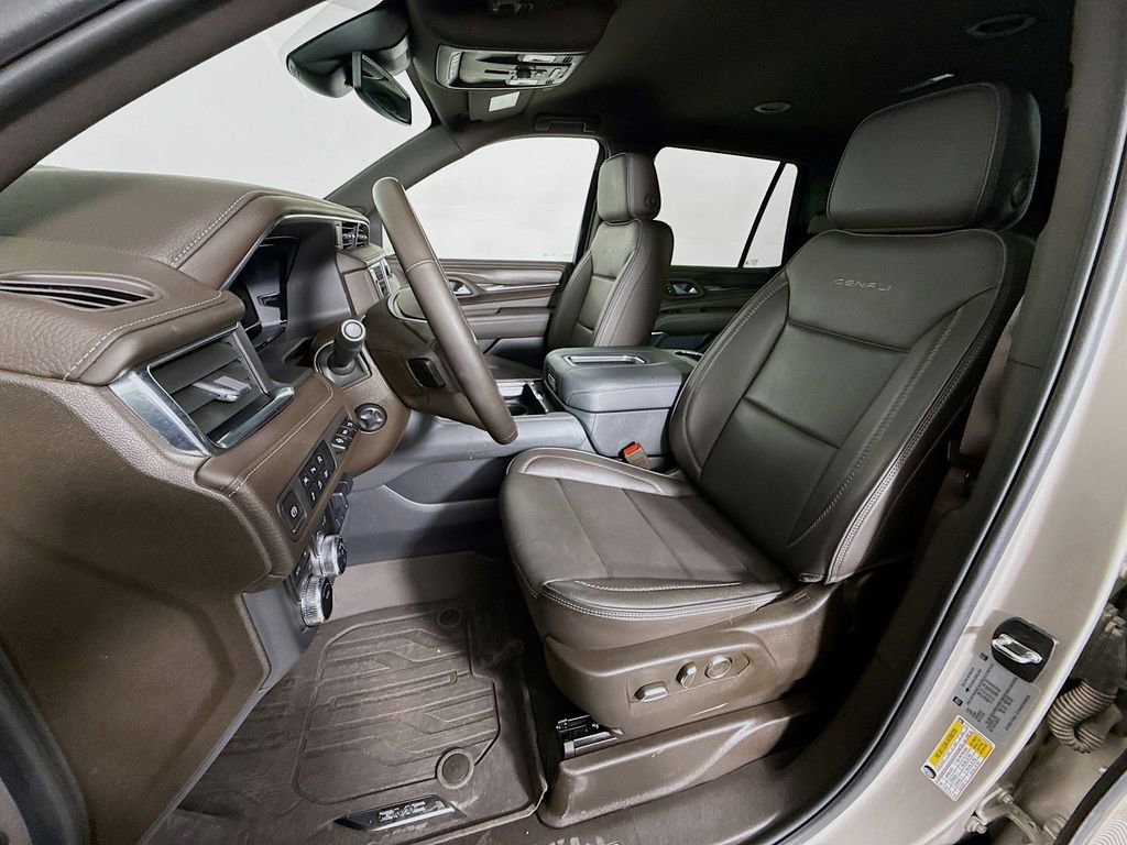 Used 2024 GMC Yukon Denali w/ LPO, Floor Liner Package AWD/4WD image 22