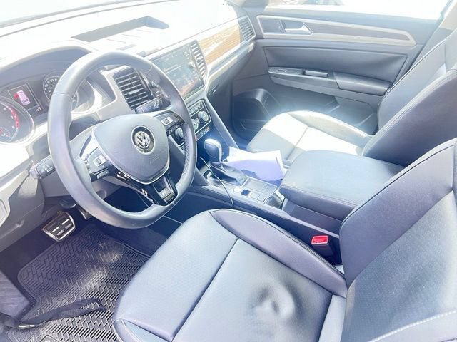 Used 2018 Volkswagen Atlas SEL w/ R-Line Package FWD image 3
