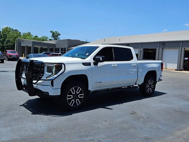 Used 2024 GMC Sierra 1500 AT4 w/ AT4 Preferred Package image 3