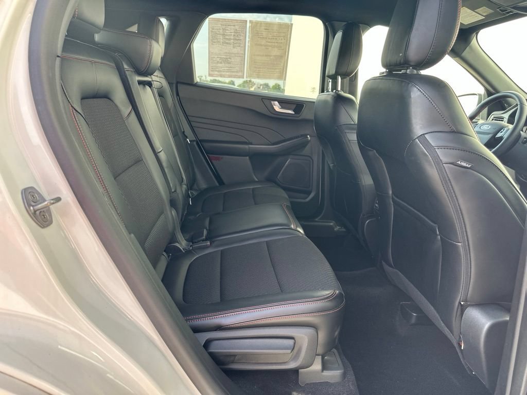 Used 2024 Ford Escape ST-Line w/ Tech Pack #1 AWD/4WD image 23