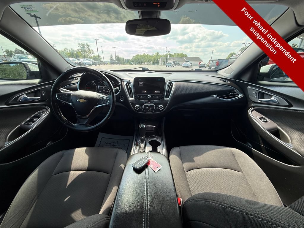Used 2018 Chevrolet Malibu LT FWD image 34