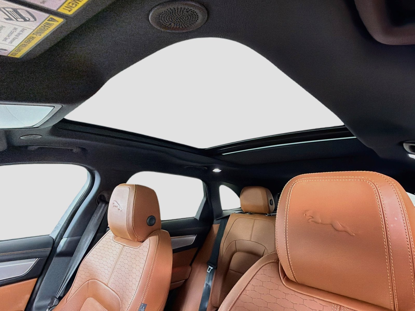 Certified 2026 Jaguar F-PACE R-Dynamic S AWD/4WD image 9
