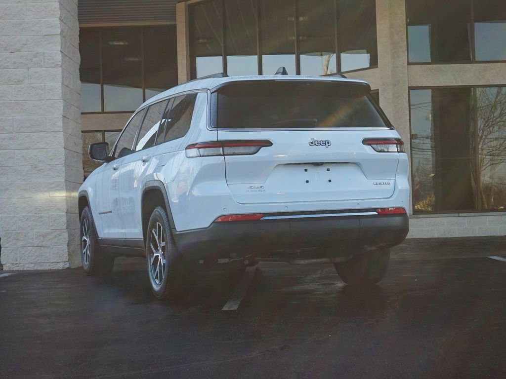 Used 2023 Jeep Grand Cherokee L Limited w/ Luxury Tech Group II image 4