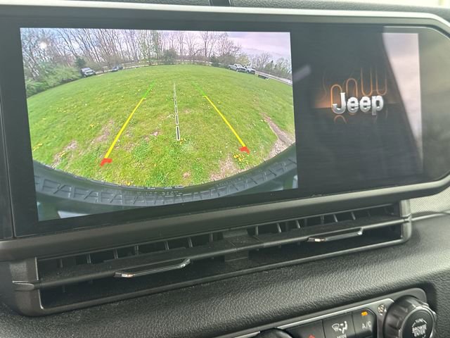 Used 2024 Jeep Wrangler Unlimited Sport AWD/4WD image 16