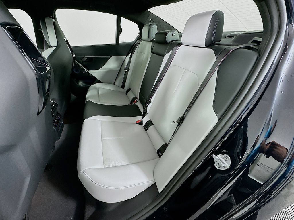 New 2026 BMW M5 w/ M Driver's Package AWD/4WD image 17