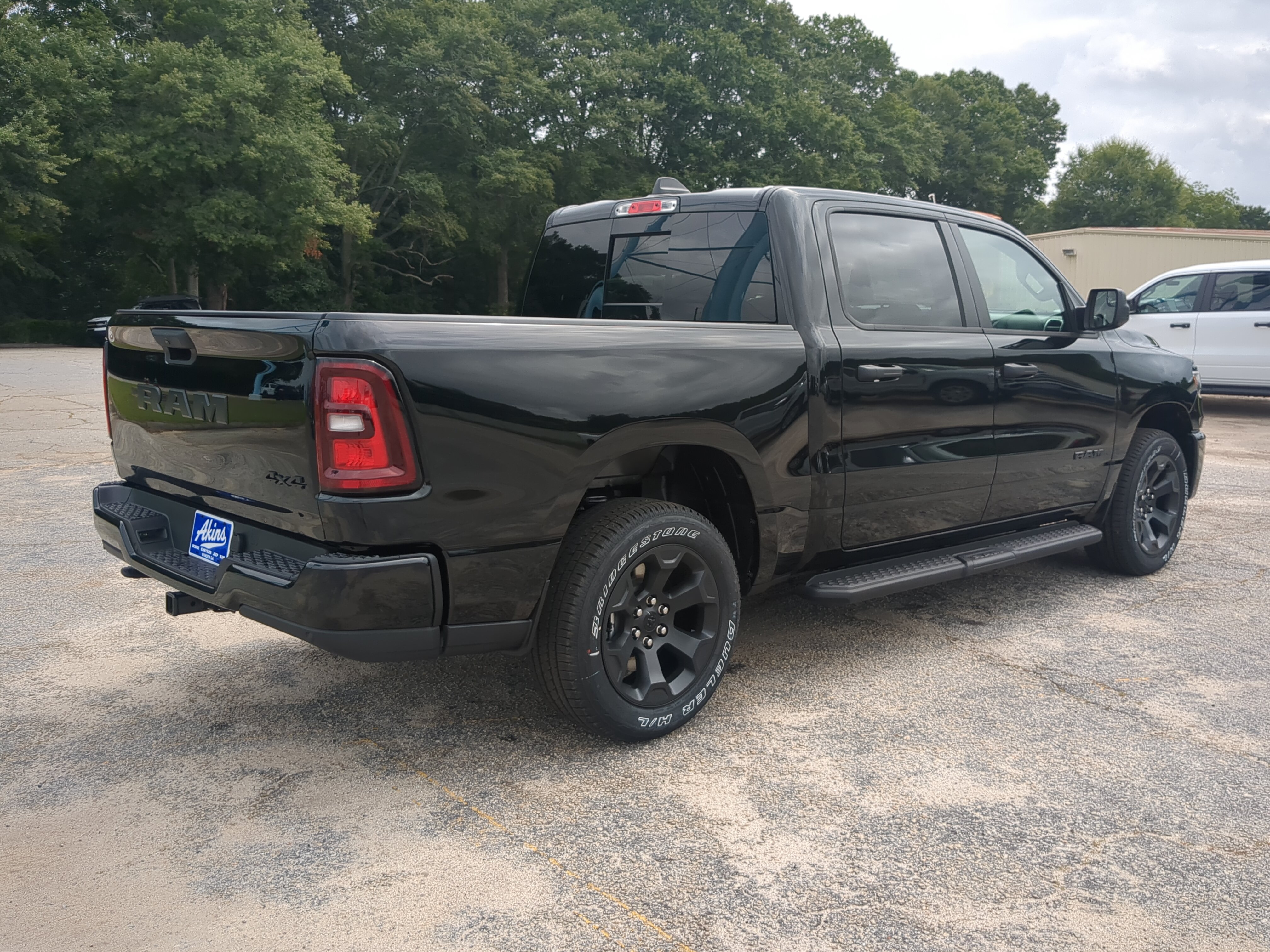 New 2026 RAM 1500 Express AWD/4WD image 3
