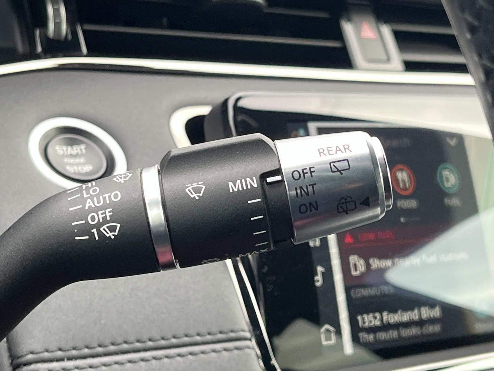 Used 2021 Land Rover Range Rover Evoque R-Dynamic SE image 33