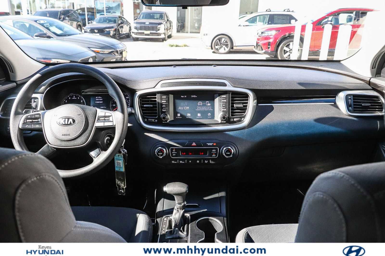 Used 2019 Kia Sorento LX FWD image 12