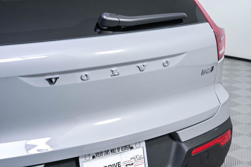 Certified 2026 Volvo XC40 B5 Plus AWD/4WD image 38