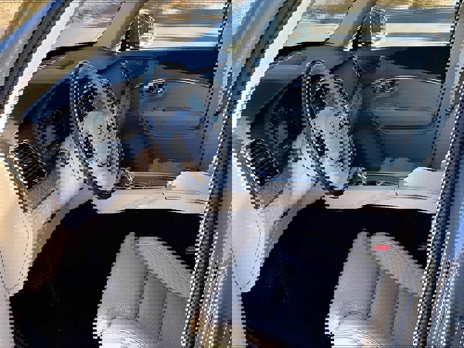 Used 2022 Volvo XC90 T8 Inscription w/ Advanced Package image 17