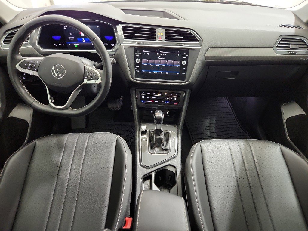 Certified 2023 Volkswagen Tiguan SE w/ Panoramic Sunroof Package image 7