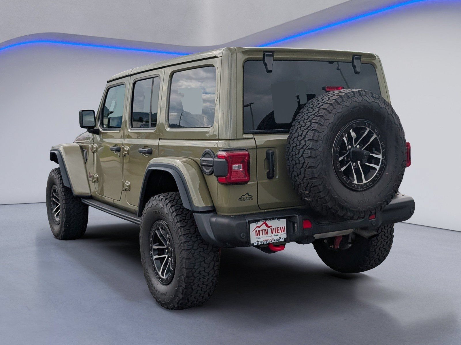 Used 2025 Jeep Wrangler Unlimited Rubicon AWD/4WD image 7