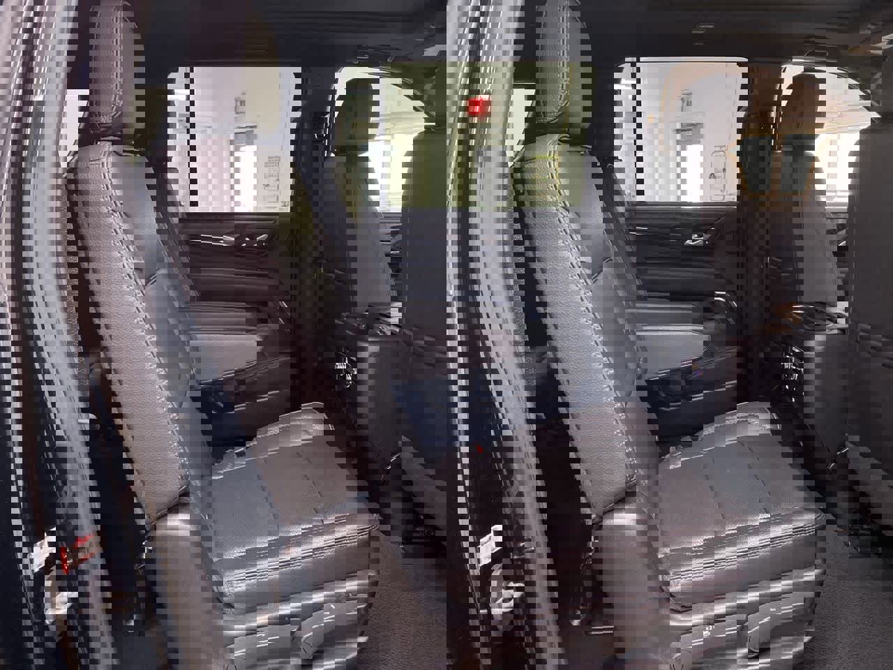 Used 2022 GMC Yukon XL Denali image 17