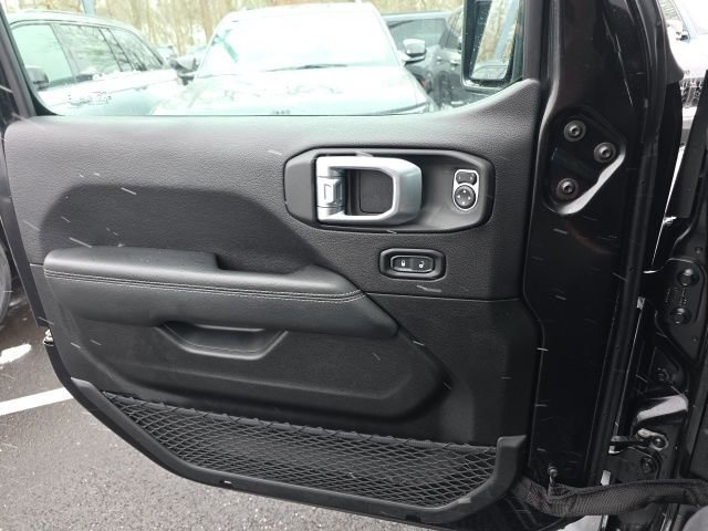 Used 2020 Jeep Wrangler Unlimited Sahara image 14