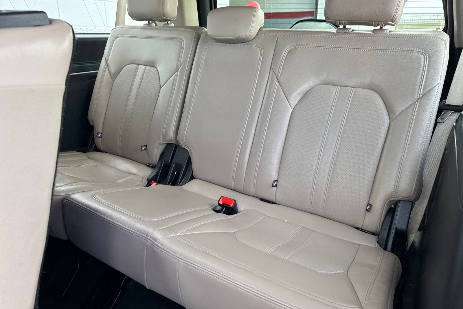 Used 2024 Ford Expedition Max Limited AWD/4WD image 12