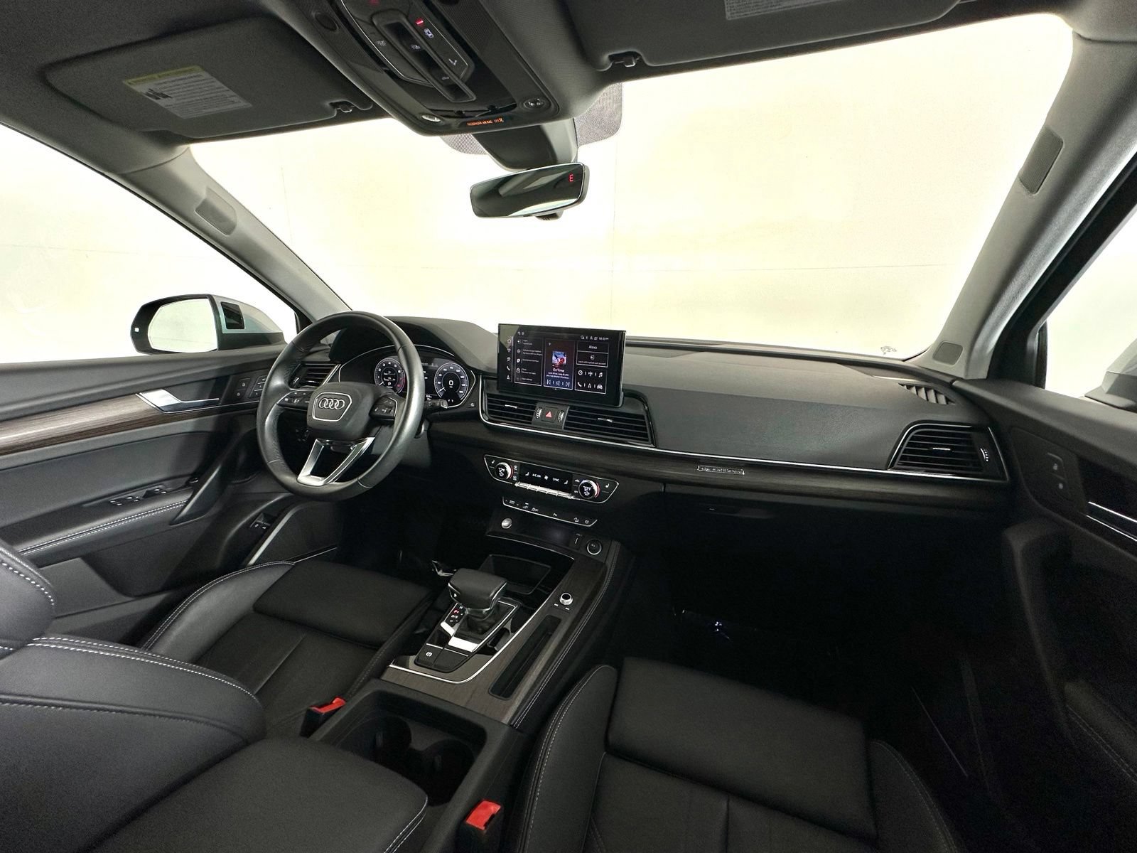 Used 2024 Audi Q5 e Premium Plus AWD/4WD image 2