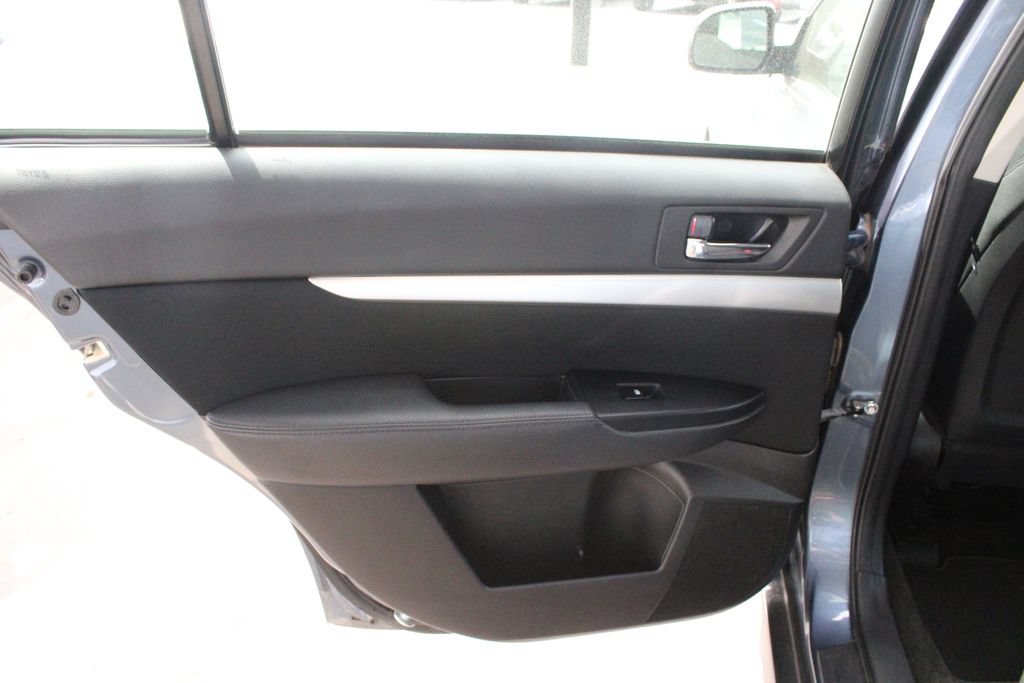 Used 2013 Subaru Outback 2.5i AWD/4WD image 44