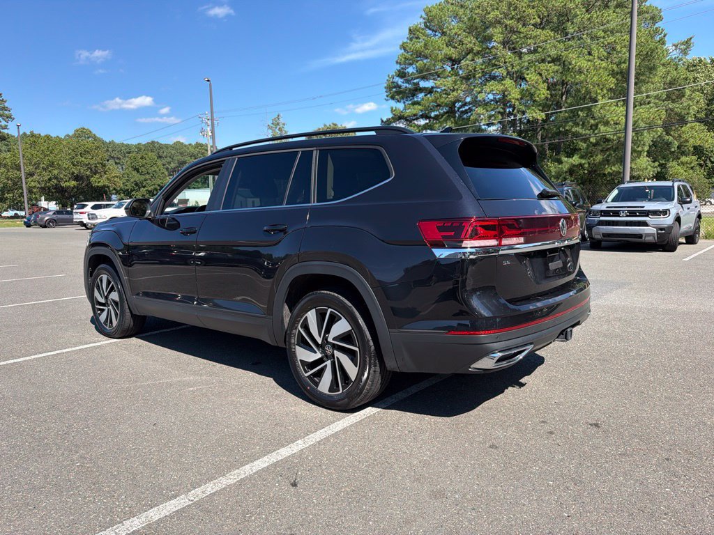 Used 2025 Volkswagen Atlas SE FWD image 7