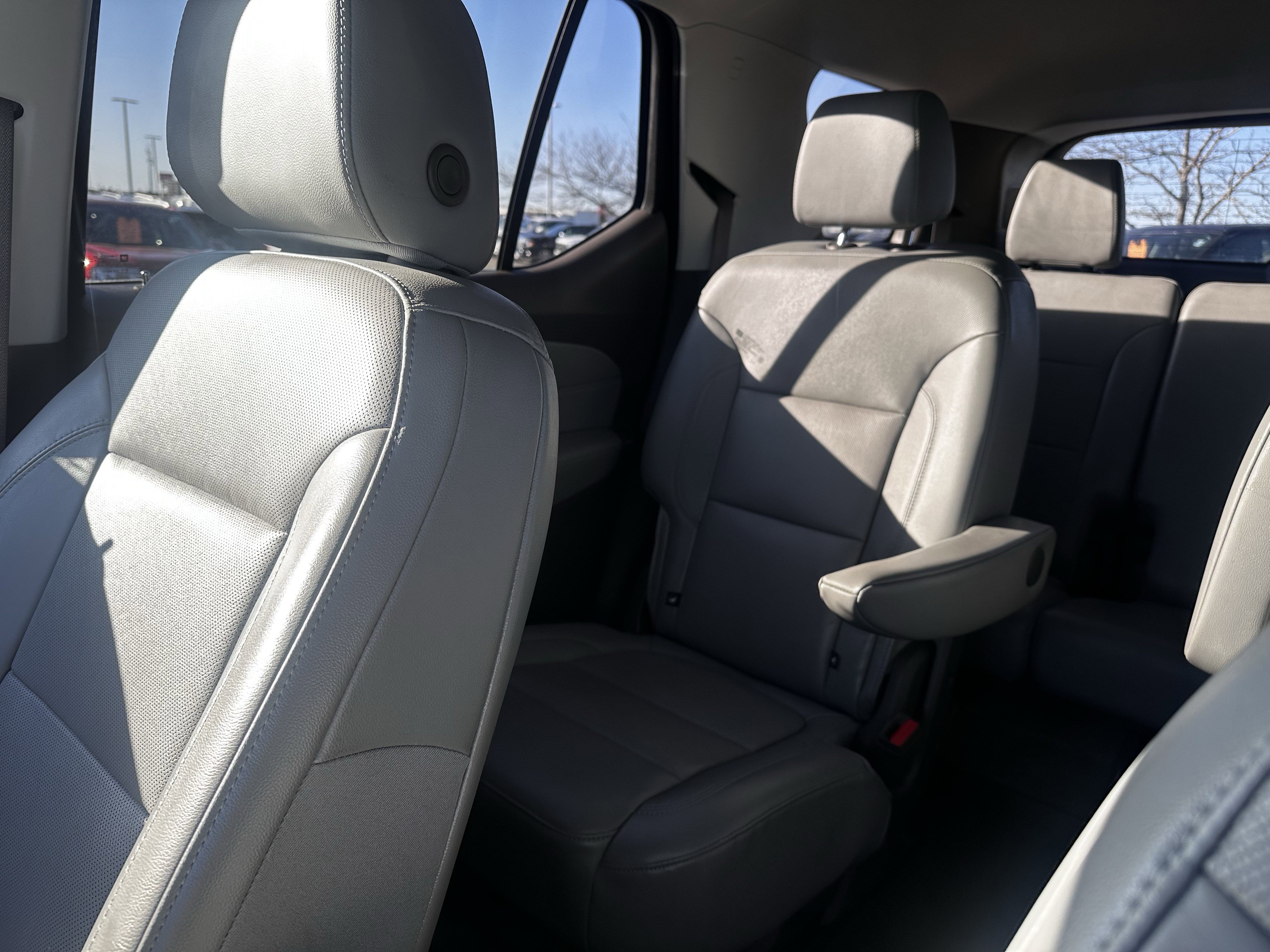 Used 2021 Chevrolet Traverse Premier image 12